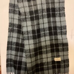 Plaid Cashmere Scarf in Black and Gray